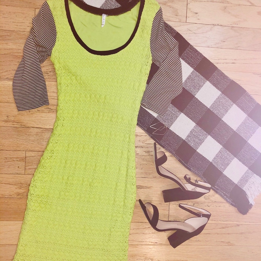 Long sleeve scoop neck dress